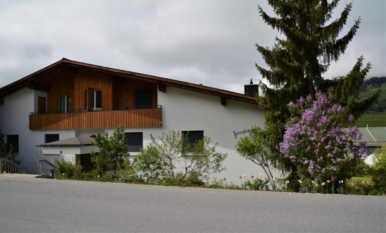 Tgesa Zundregn Apartment Savognin Luaran gambar